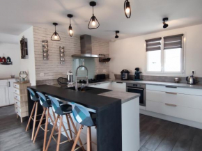 Maison neuve près de plages et sentiers, calme, terrasse, jardin, 3 chambres, jusqu’à 5 personnes - FR-1-778-1